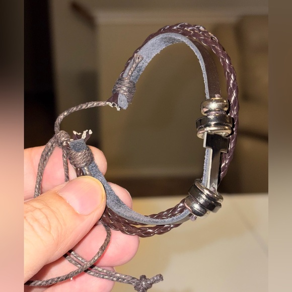 Men's Brown Leather Bracelet with Silver Accents. - Picture 4 of 6